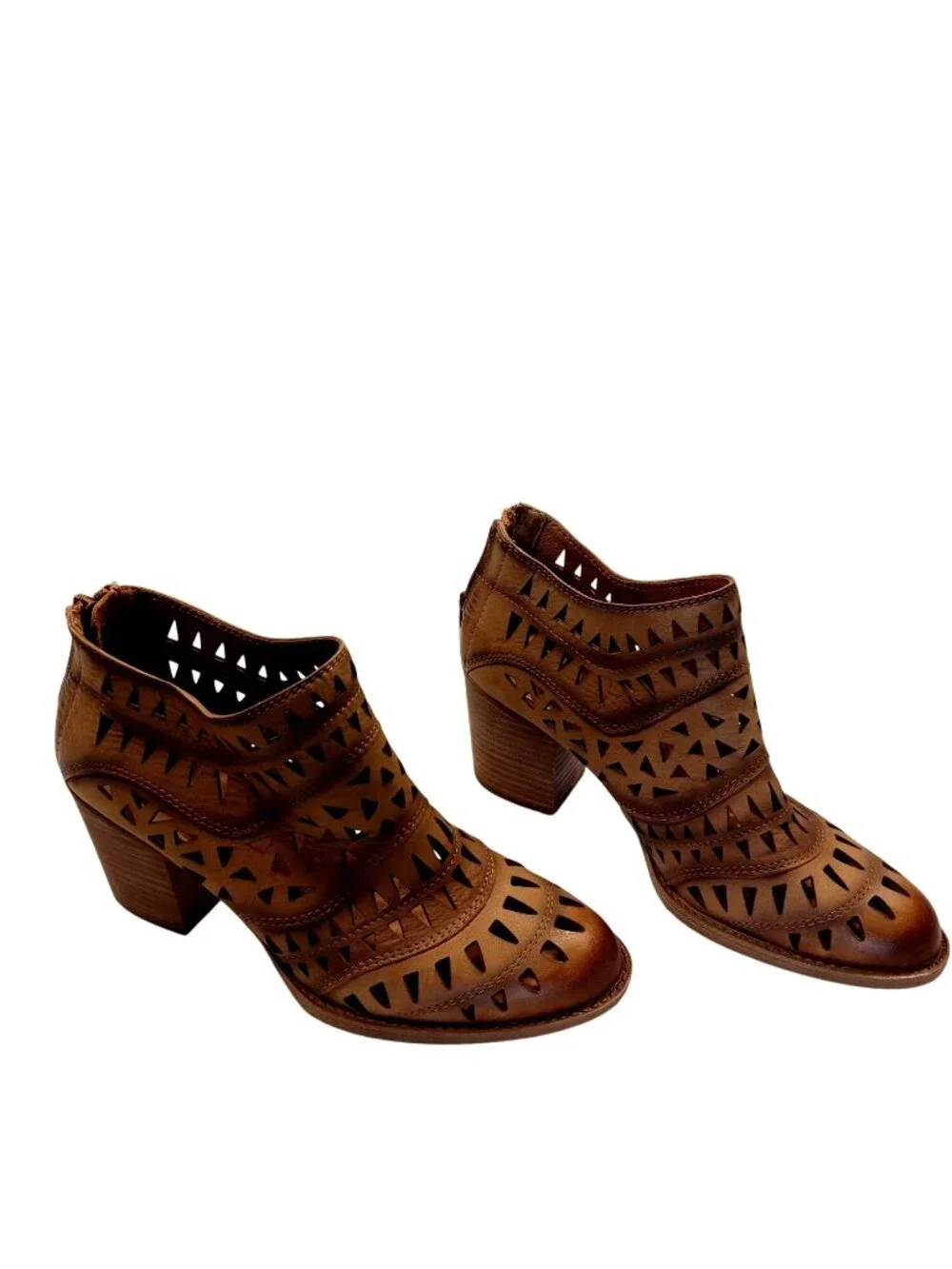 Sofft Ankle Booties Stacked Block Heel Leather Cutout Back Zipper Womens Size 7